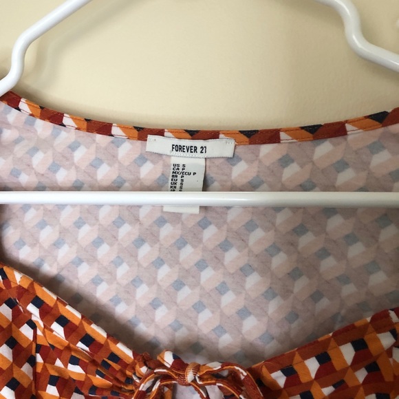 Crop top - Picture 2 of 4